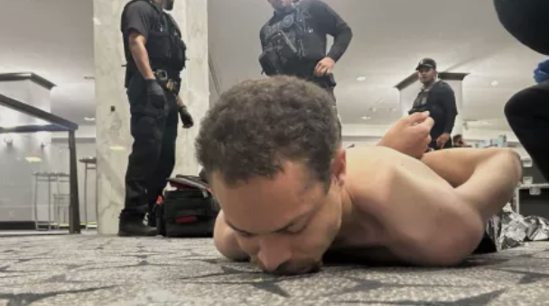 Pelaku Penembakan di Acara Makan Malam Trump Akui Incar Pejabat AS